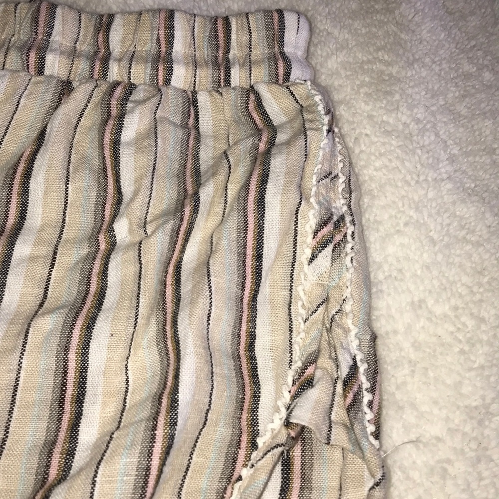 Linen Lounge Shorts 🦋 - Picture 2 of 3